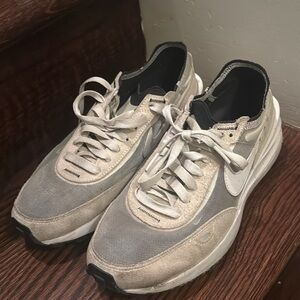 Women’s Nike Waffle One Sz 7.5